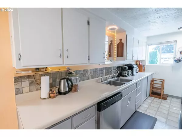 3880 GREENWOOD ST, Eugene, OR 97404