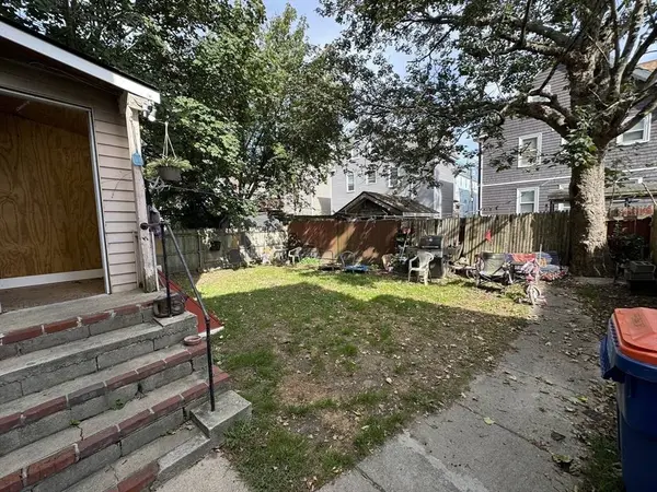 12 Harmony St, New Bedford, MA 02740