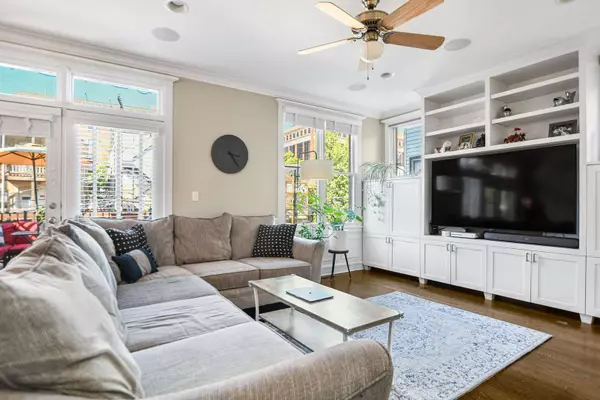 844 W Oakdale AVE #2, Chicago, IL 60657