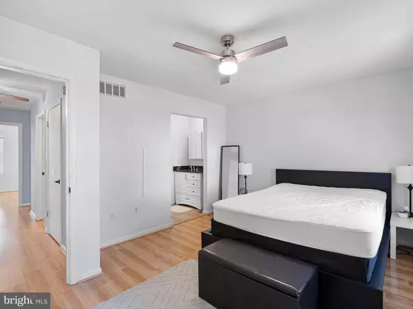 14 PARA LN, Newark, DE 19702