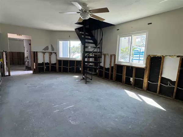 14019 W PARSLEY DR, Madeira Beach, FL 33708