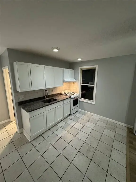 12 Harmony St, New Bedford, MA 02740