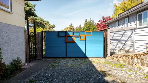 27 Jedburgh Rd, View Royal, BC V9B 1K7