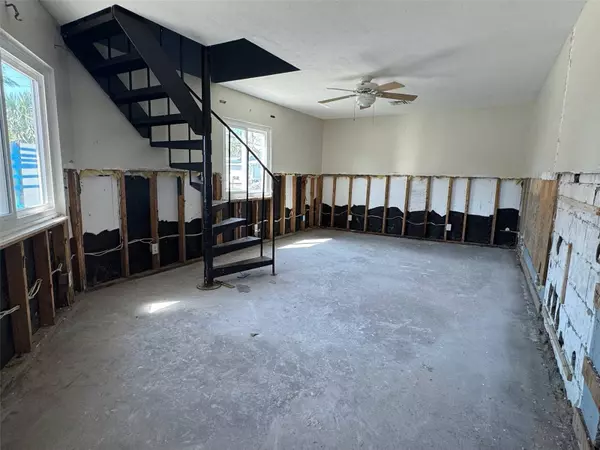 14019 W PARSLEY DR, Madeira Beach, FL 33708