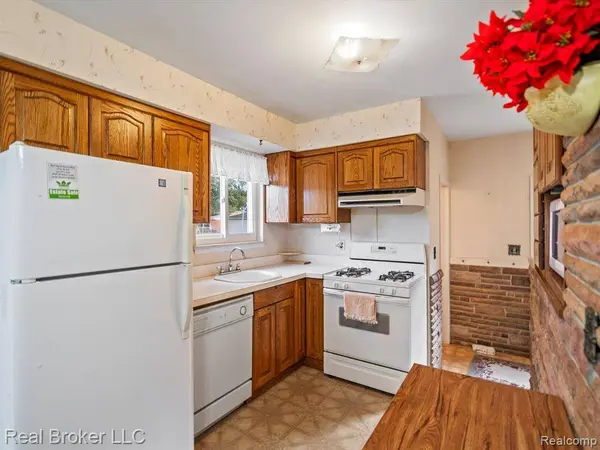 14153 ADAMS Avenue, Warren, MI 48088