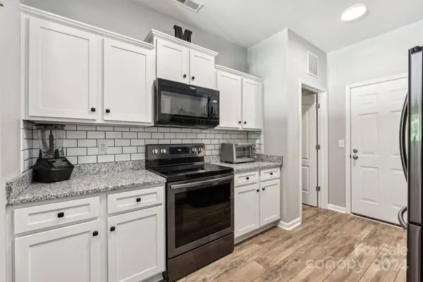 6201 Purbeck WAY, Charlotte, NC 28215