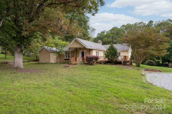 202 Ciccone DR, Hendersonville, NC 28791