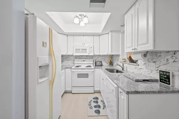 114 E Aldea ST, Port Saint Lucie, FL 34952