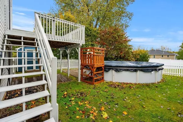 1 Barrview Cir, Methuen, MA 01844