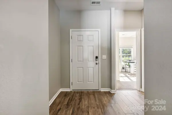 6201 Purbeck WAY, Charlotte, NC 28215