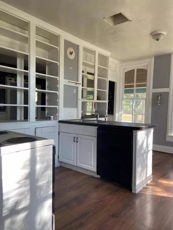 580 Eagle Lake AVENUE, Mukwonago, WI 53149