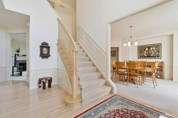 8369 OXFORD Lane, Grand Blanc, MI 48439