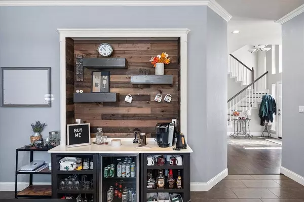 805 Xavier Drive, Mansfield, TX 76063