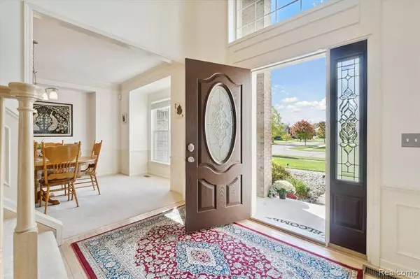 8369 OXFORD Lane, Grand Blanc, MI 48439