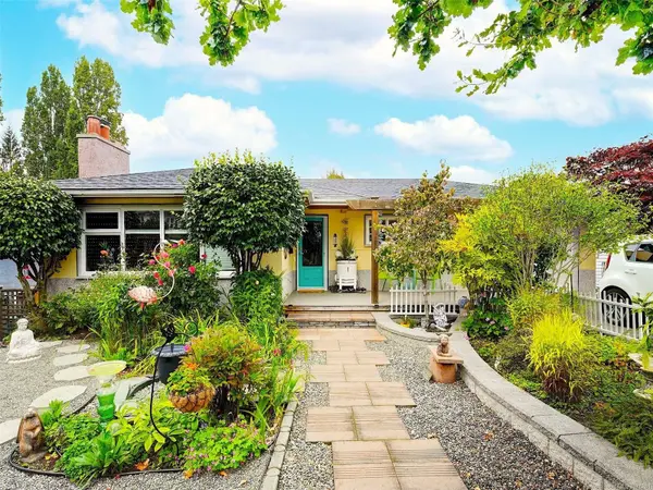 27 Jedburgh Rd, View Royal, BC V9B 1K7