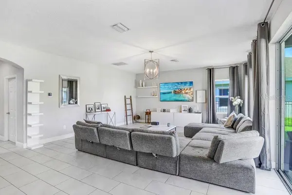 5454 SILVER SUN DR, Apollo Beach, FL 33572