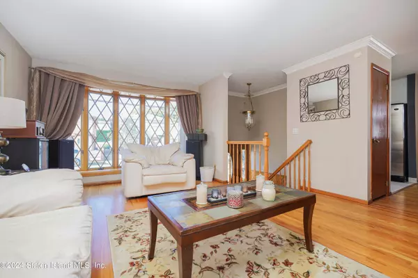 89 Renwick AVE, Staten Island, NY 10301