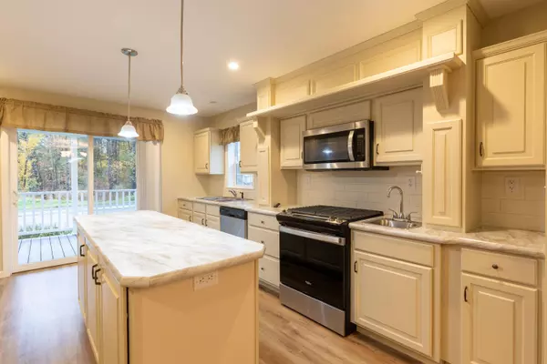 10 Camden RD, Berwick, ME 03901