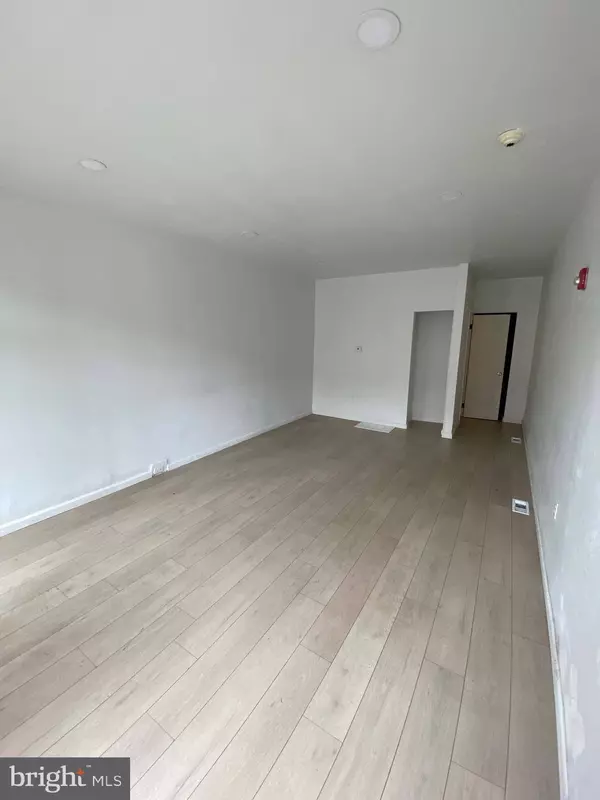 1142 S 11TH ST #FIRST FLOOR FRONT, Philadelphia, PA 19147