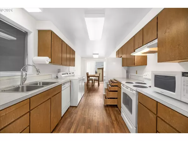 20550 SW JOHNSON ST, Beaverton, OR 97003