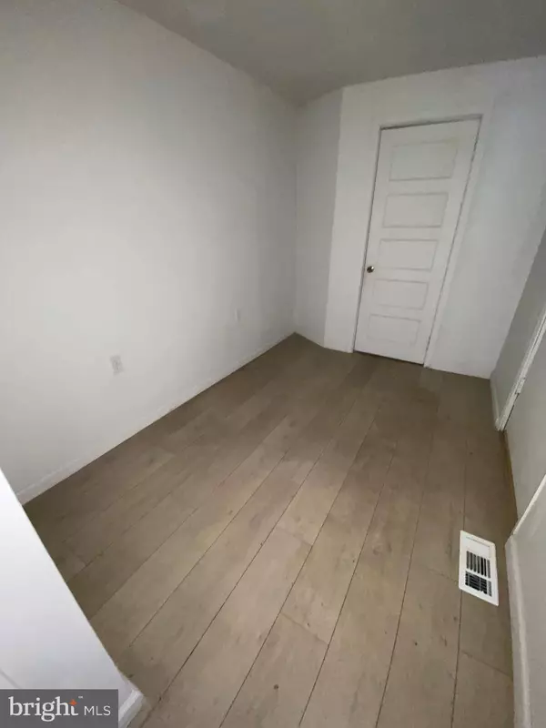 1142 S 11TH ST #FIRST FLOOR FRONT, Philadelphia, PA 19147