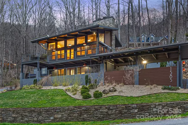 1585 Eagles Nest RD, Waynesville, NC 28786