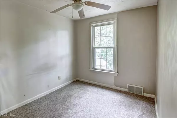 3302 Ingleside DR, Parma, OH 44134