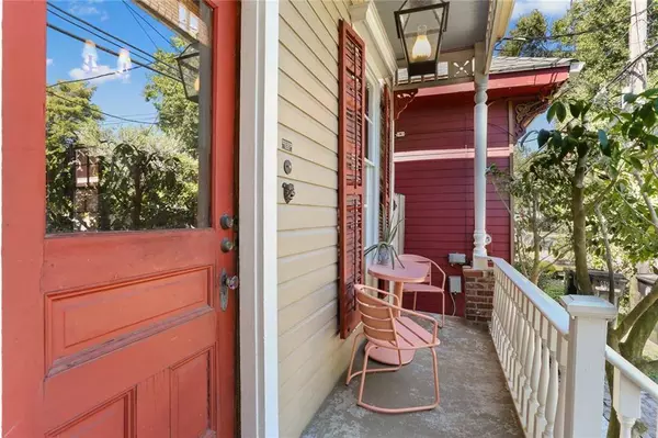 604 CONSTANTINOPLE ST, New Orleans, LA 70115