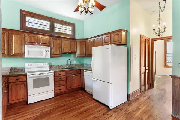 604 CONSTANTINOPLE ST, New Orleans, LA 70115