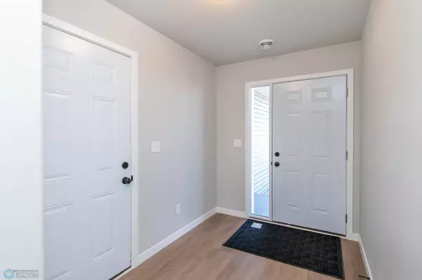 6438 82nd AVE S, Horace, ND 58047