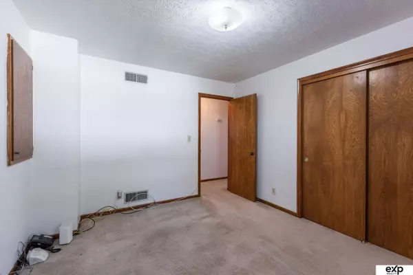 5420 Mary Street, Omaha, NE 68152