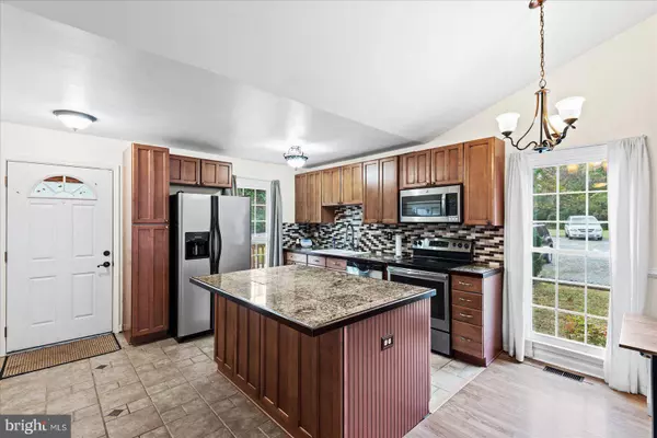 11052 VERNON WOODS DR, King George, VA 22485