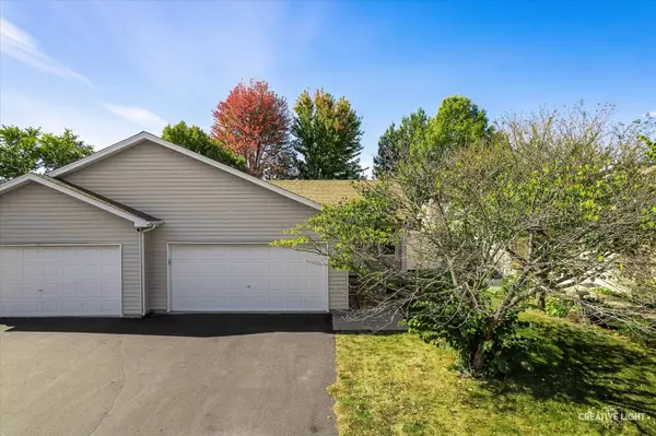 48 Silver TRL, North Aurora, IL 60542