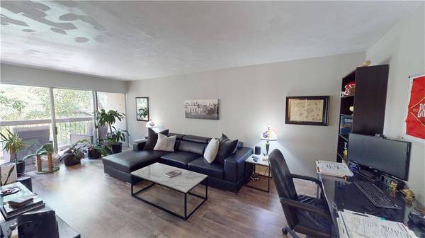 2525 Main ST #406, Kansas City, MO 64108