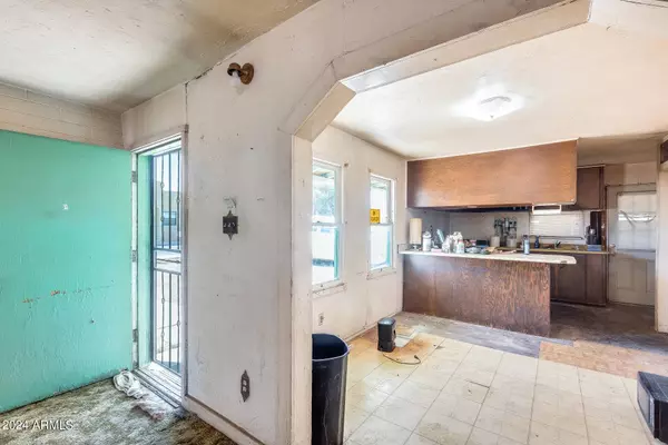 318 E HILL Drive, Avondale, AZ 85323