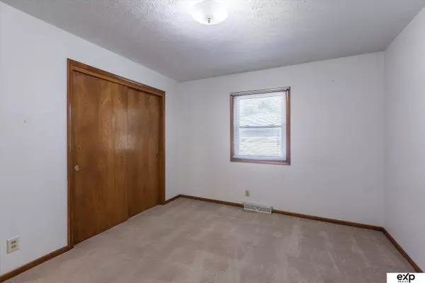 5420 Mary Street, Omaha, NE 68152