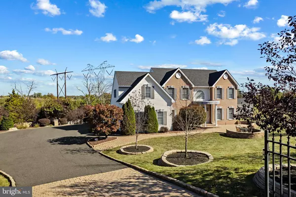 140 MEADOWLAND DR, Collegeville, PA 19426