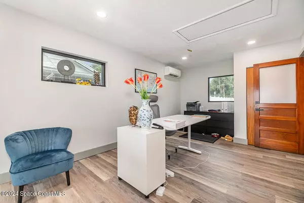 390 Poinciana DR, Melbourne, FL 32935