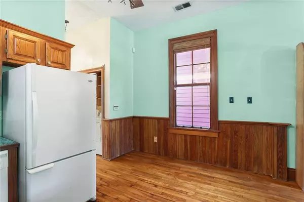 604 CONSTANTINOPLE ST, New Orleans, LA 70115