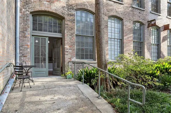 920 POEYFARRE ST #118, New Orleans, LA 70130