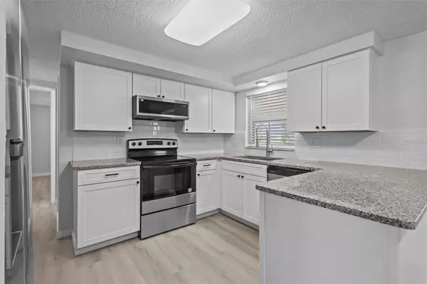 5300 FRONT DR, Holiday, FL 34690