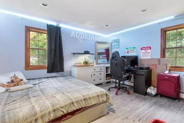 107 Mary Ln, Bridgewater, MA 02324