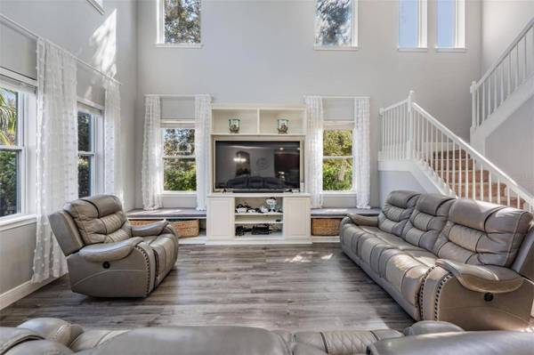 5326 FISHHAWK RIDGE DR, Lithia, FL 33547