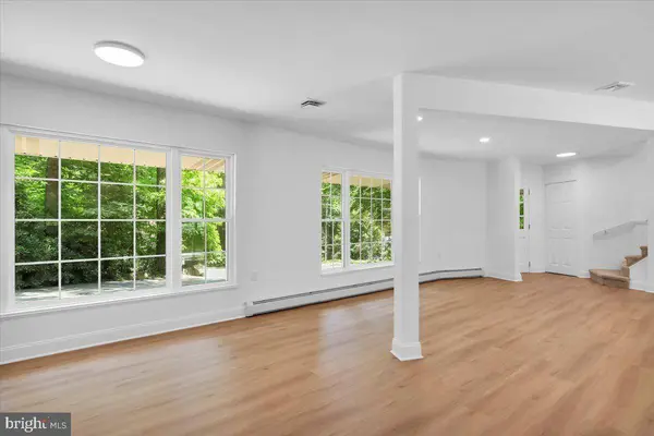 22 GLEN DR, Voorhees, NJ 08043