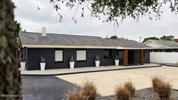 390 Poinciana DR, Melbourne, FL 32935