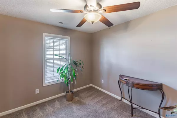 26 Emory Drive, Decatur, AL 35603