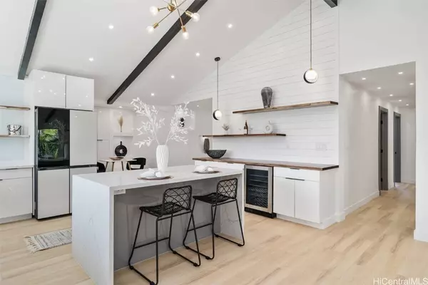 4333 Olaloa ST, Honolulu, HI 96818