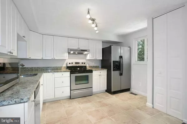 5564 CAITHNESS CT, Fairfax, VA 22032