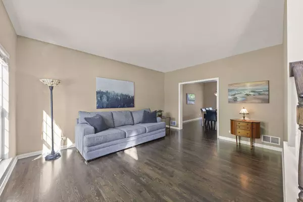 380 BRADFORD Circle, Batavia, IL 60510