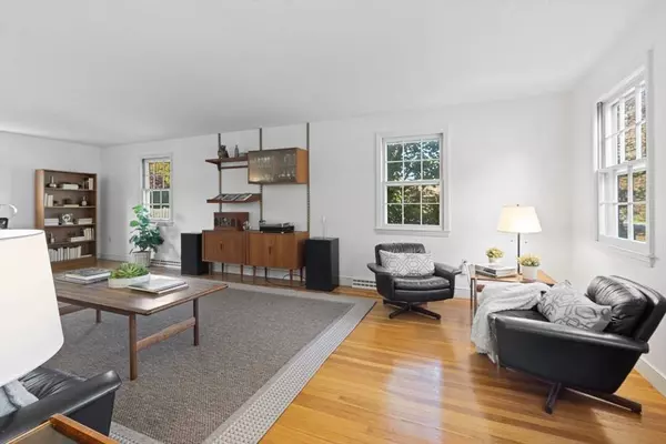 7 Rose Glen Dr, Andover, MA 01810